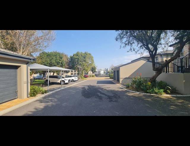 2 BEDROOM APARTMENT FOR SALE IN BURGUNDY ESTATE
